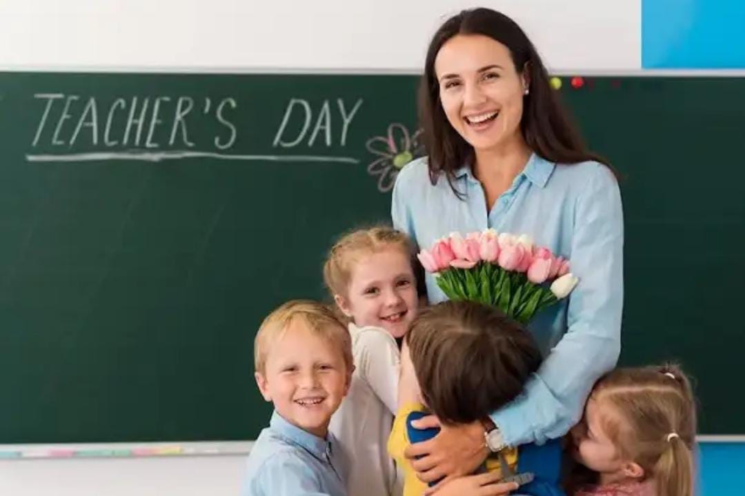 Menjelang Hari Guru Nasional 2025, Yuk Bagikan Ucapan Terbaik untuk Para Guru 