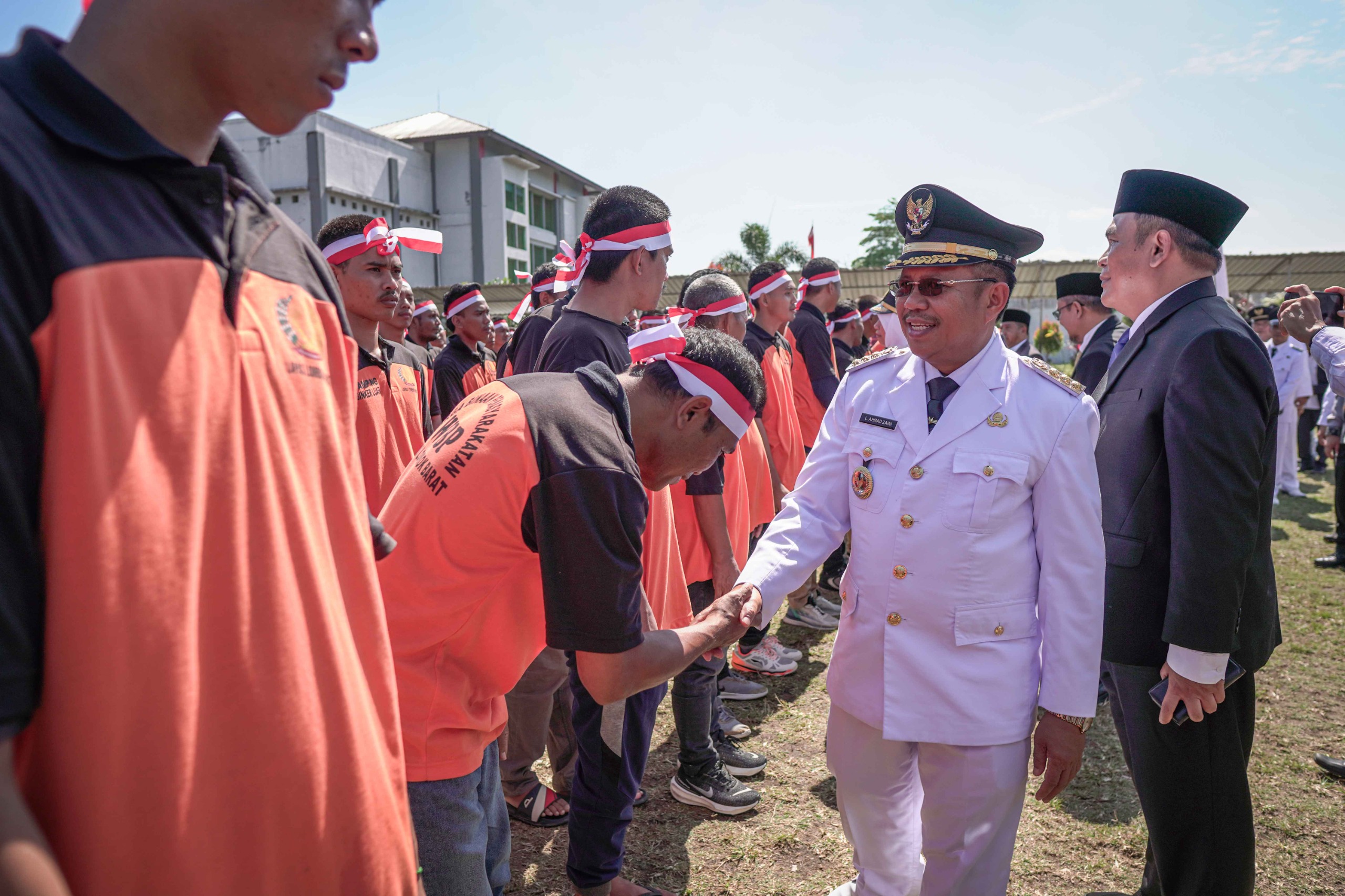 HUT RI Ke-80, Ribuan Warga Binaan Lapas Lobar Terima Remisi