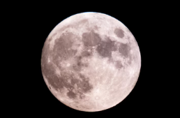 Fenomena Astronomi, Ketika Bulan Semakin Menjauh dari Bumi dan Dampaknya terhadap Cuaca dan Iklim