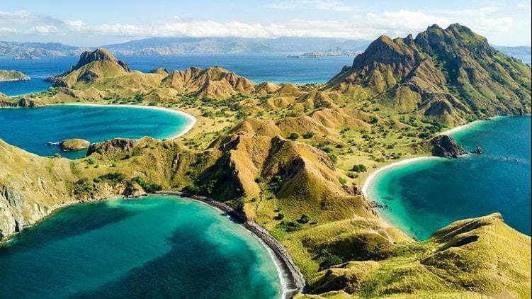Liburan Rasa Fantasi! 10 Tempat Wisata NTB ini Kayak di Dunia Lain!