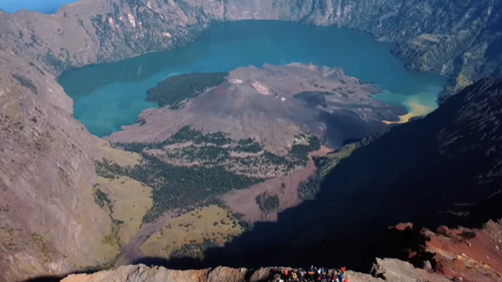 Gunung Rinjani Apakah Cocok untuk Pemula? Ini Tips Mendaki yang Aman