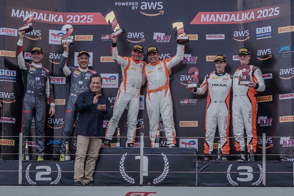 Bob Yuan dan Leo Ye Hongli Juara GT World Challenge Asia 2025 Sirkuit Mandalika, Gubernur NTB Ucapkan Selamat