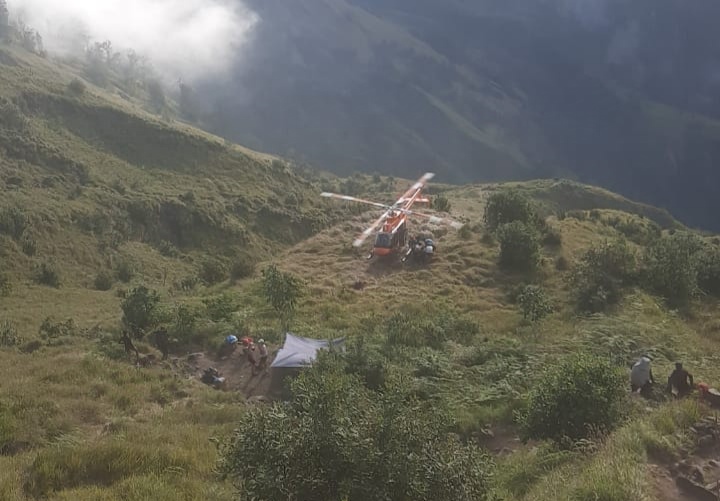 Lagi ! Pendaki Asal Belanda Terjatuh di Gunung Rinjani, SAR Kerahkan Helikopter SGi Air Bali