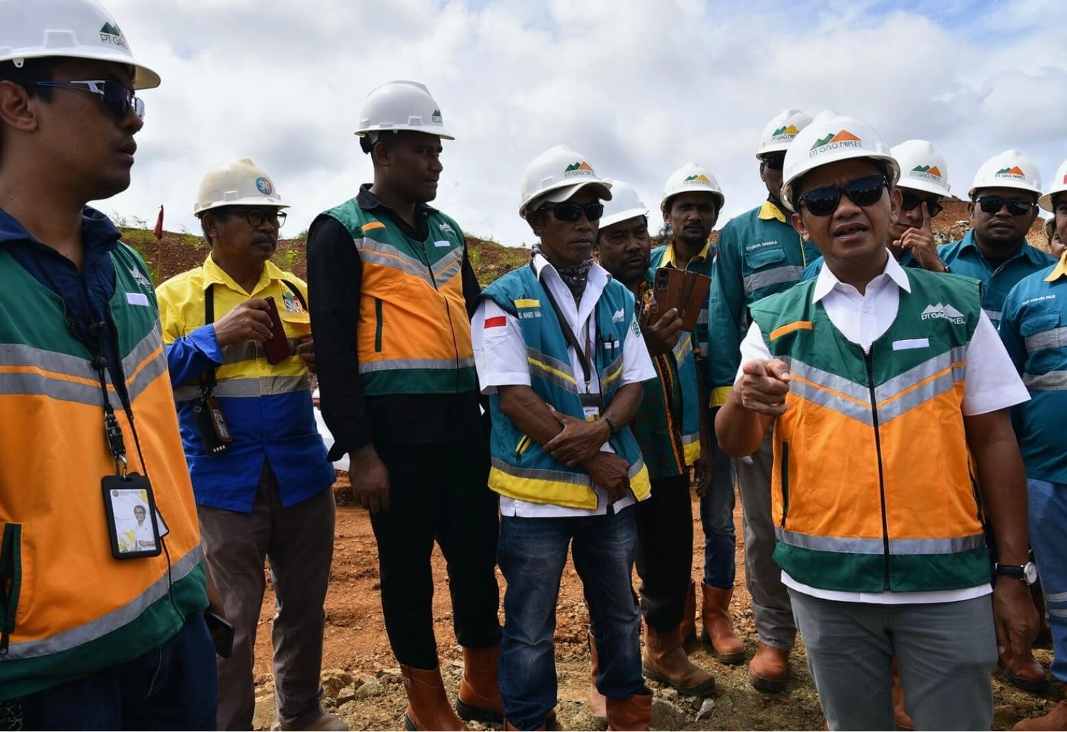 Bahlil Tinjau Langsung ke Tambang Nikel di Raja Ampat, Direktur Minerba: Tambang Ini Gak Ada Masalah