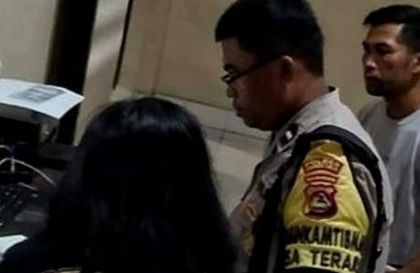 Kenalan Lewat Media Sosial, Siswi di Lombok Jadi Korban Penipuan: Motor dan Ponsel Raib Dibawa Kabur