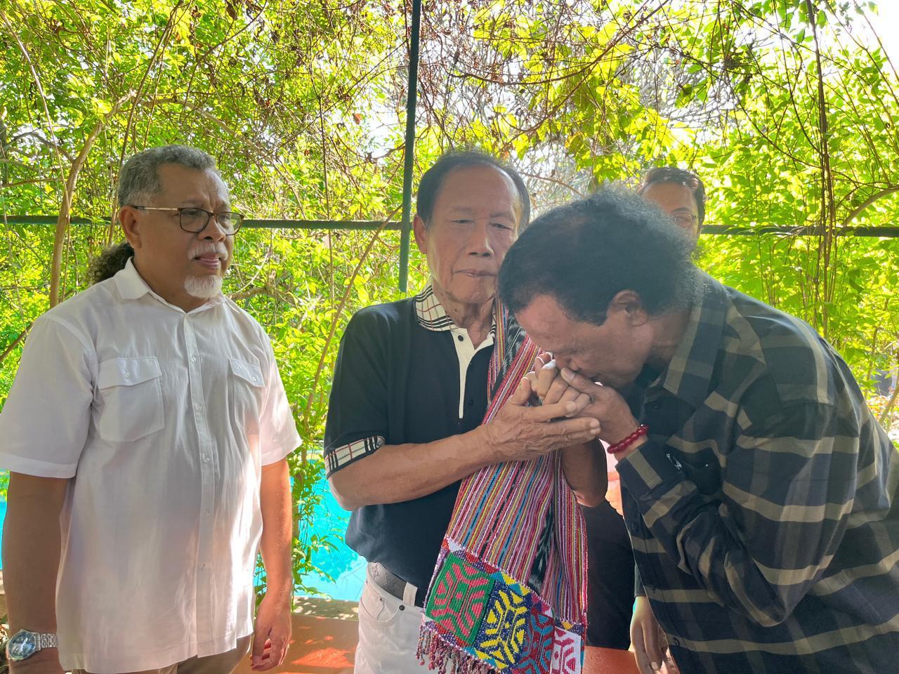 Minta Maaf ke Sutiyoso, Hercules : Bapak Saya Sendiri