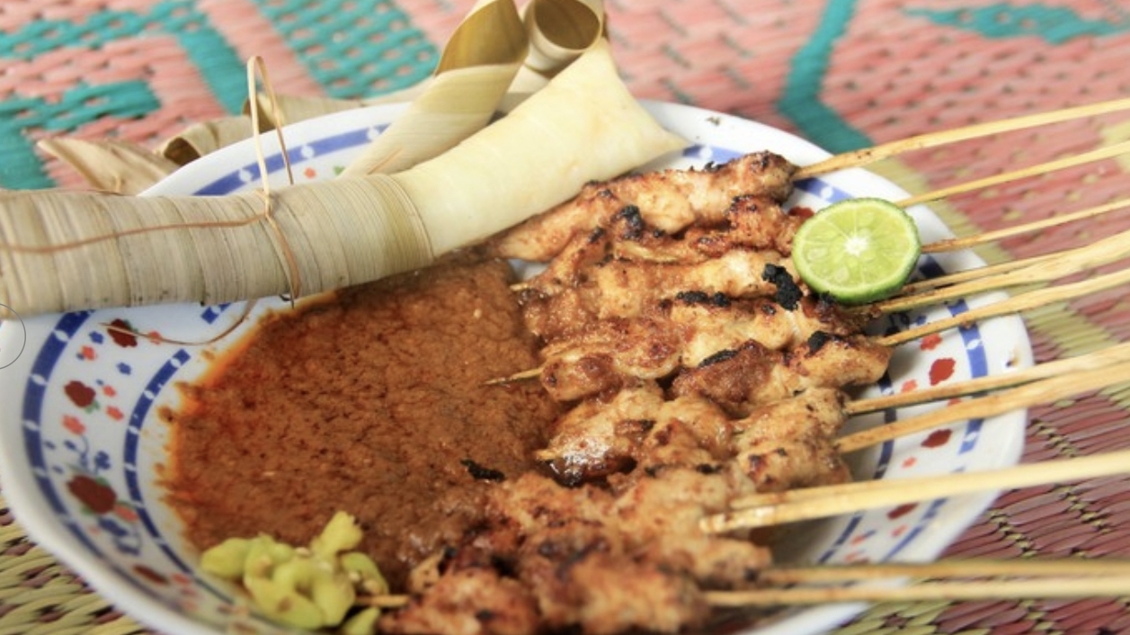 Sate Bulayak Makanan Unik Khas Lombok, Apa yang Bikin Beda? Simak Disini!