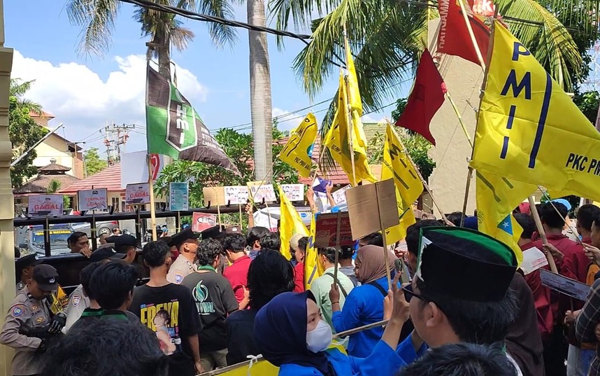 Demo di Hari Bhayangkara, Mahasiswa NTB Desak Bebaskan Aktivis yang Dipenjara