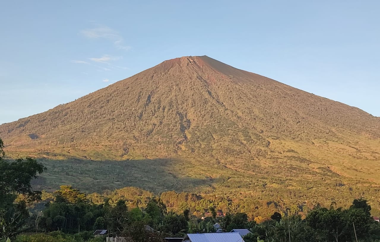 Mulai 1 Agustus, Pendakian Gunung Rinjani Ditutup Sementara