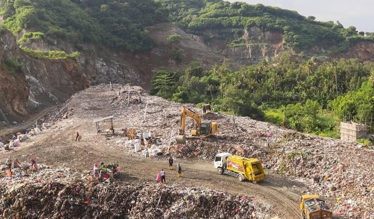 Warga Area TPA Kebon Kongok Sudah Terlalu Lama Menahan Bau, Akhirnya Sekarang Ditangani Serius