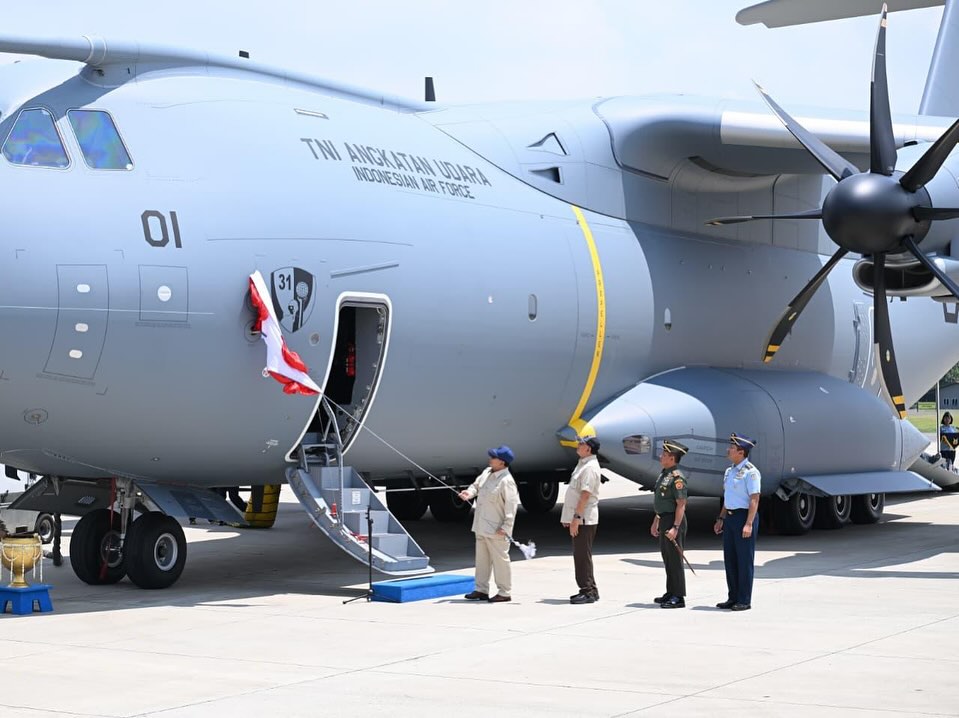 Pesawat Multiperan A400M Hadir di Indonesia, Presiden Prabowo Serahkan ke Panglima TNI