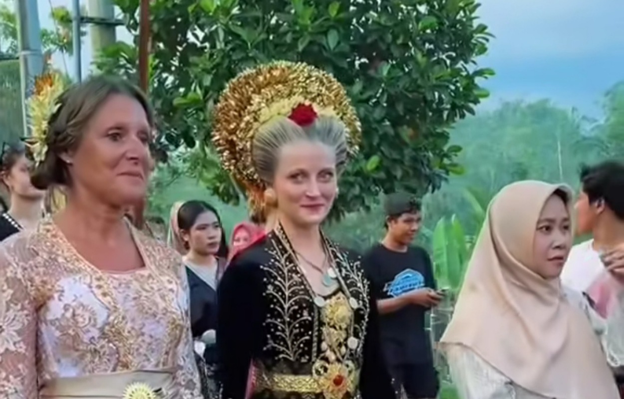 Viral! Bule Belgia Menikah dengan Pria Asal Lombok Timur, Warganet : Terbentuknya Pemain Naturalisasi