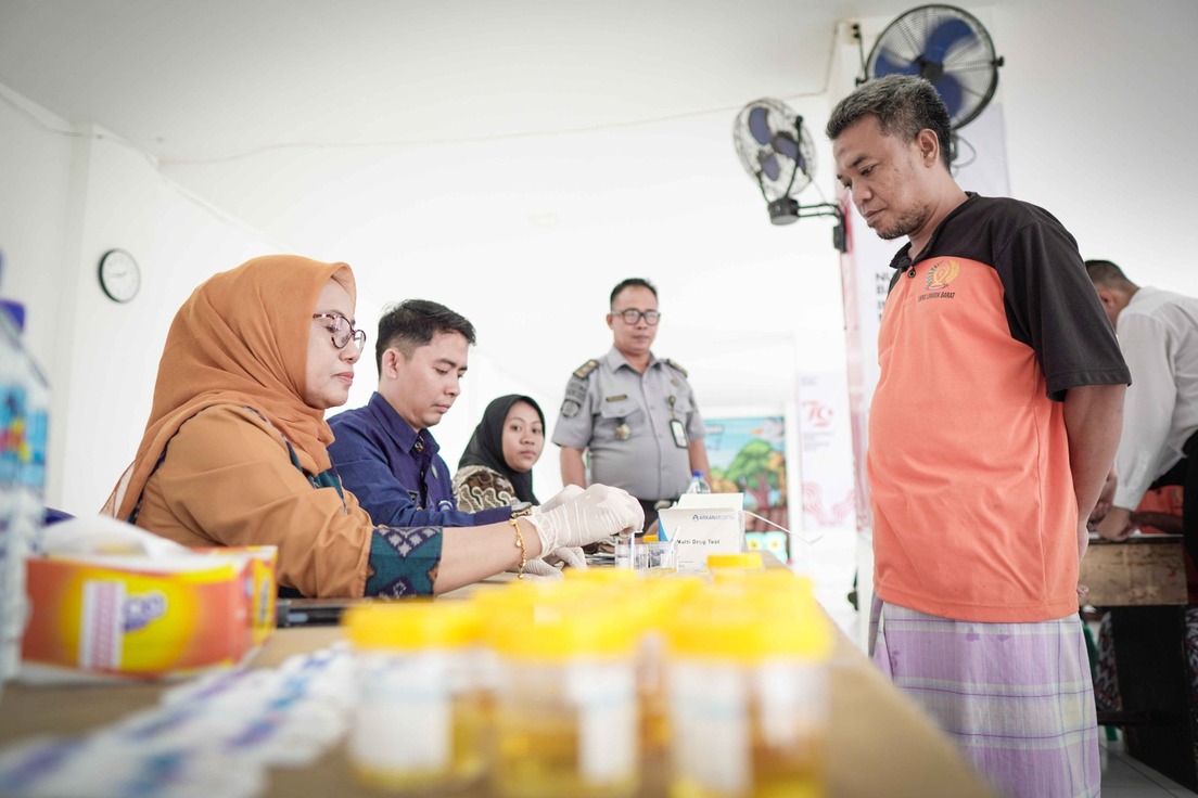 Petugas dan Warga Binaan Lapas Lobar Jalani Tes Urine