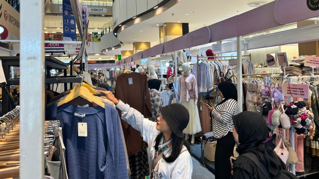 Ramai ke Mal, Tapi Cuma Lihat-Lihat? Ini Arti Sebenarnya dari Rojali & Rohana!