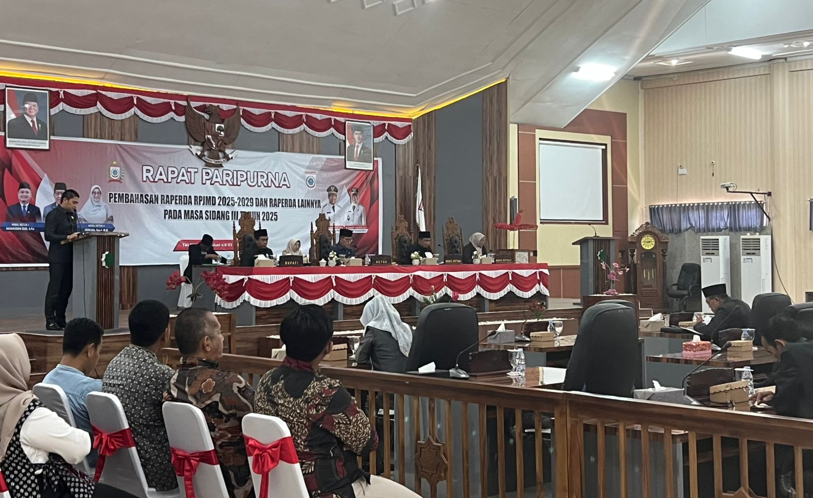 Fraksi PAN Tolak Hasil Kerja Pansus RPJMD Sumbawa Barat, Sidang Paripurna Ricuh
