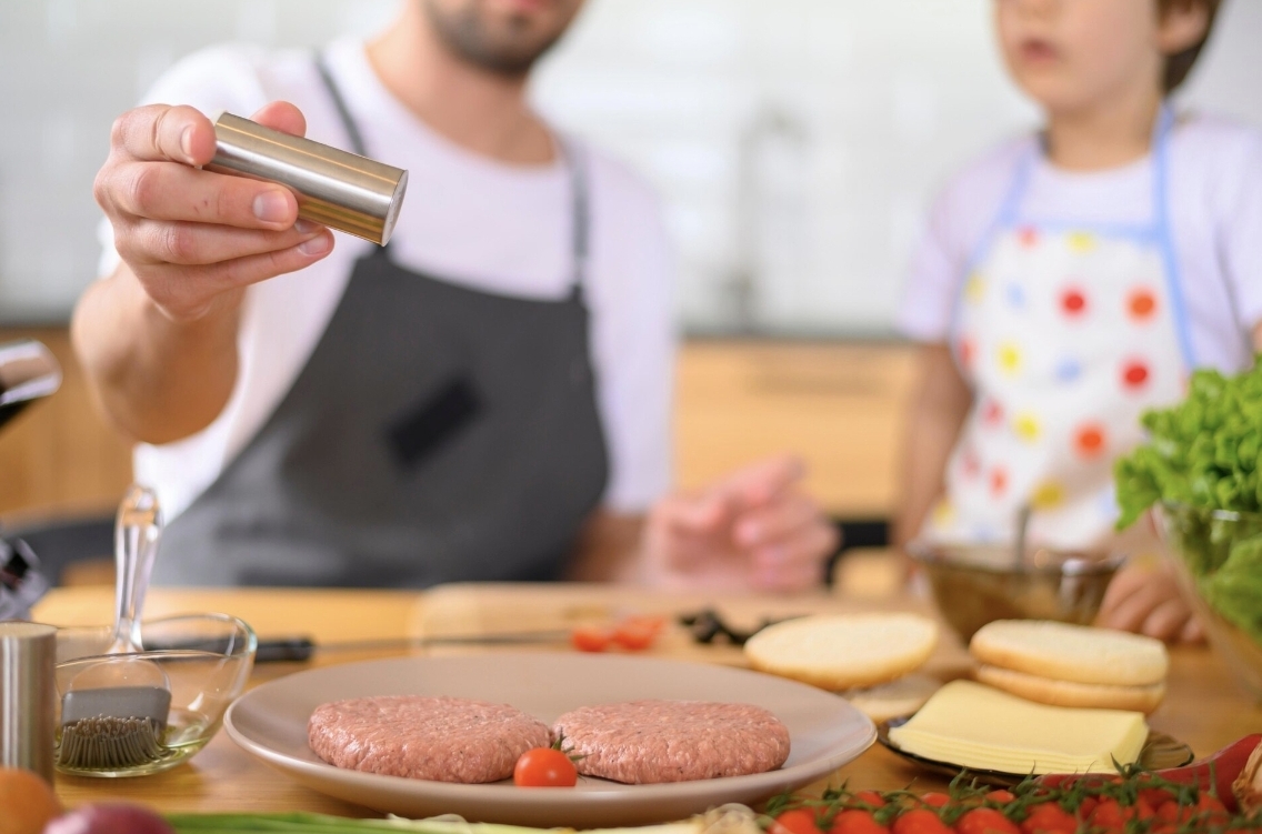 7 Makanan dan Minuman yang Membantu Meredakan Rasa Mual Akibat Kelebihan Makan Daging Kurban saat Idul Adha