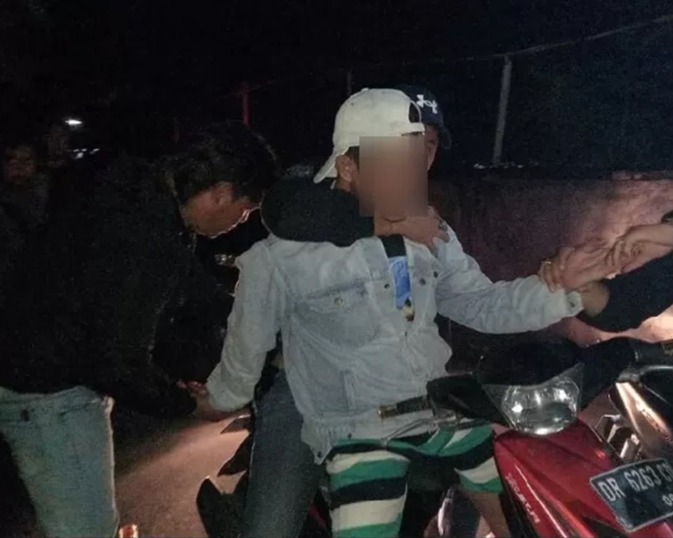 Polresta Mataram Tangkap Satu Keluarga Nelayan Pengedar Sabu di Gatep, NTB