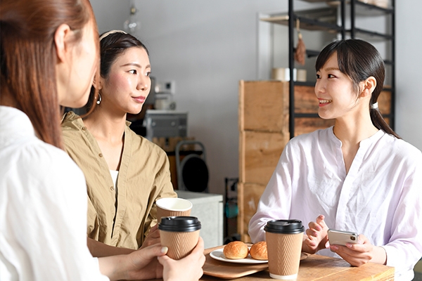 Hindari Oversharing! Tips Menjaga Privasi Hubungan di Era Digital