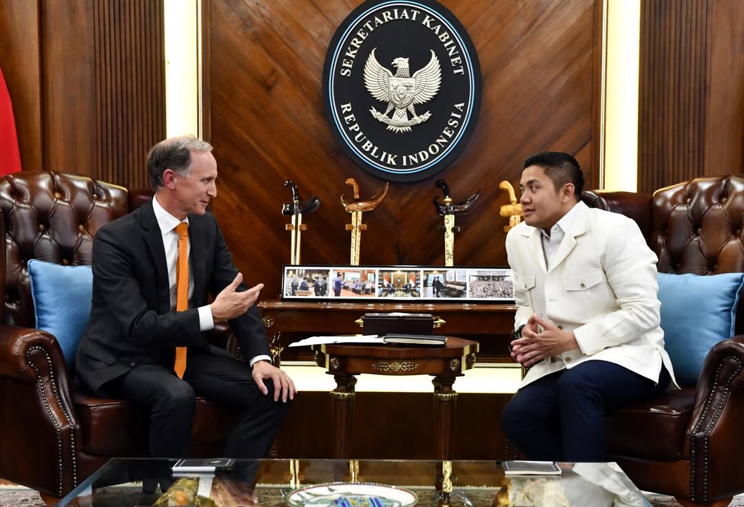 Bahas Kunjungan Ratu Belanda, Seskab Teddy Bertemu Dubes Gerritsen di Jakarta