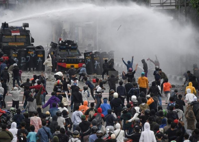 Tips Aman Ikut Demo: dari Pakaian Hingga  Persiapan Lainnya