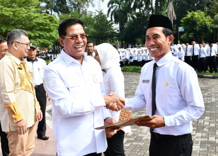 500 Guru Diangkat PPPK, Bupati Lotim Menangis Ingat Masa Jadi Honorer