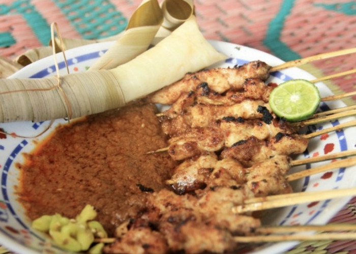Sate Bulayak Makanan Unik Khas Lombok, Apa yang Bikin Beda? Simak Disini!