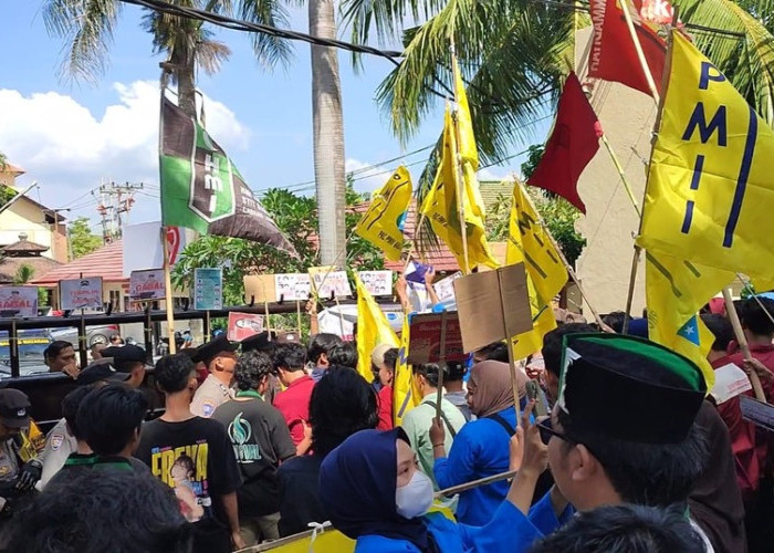 Demo di Hari Bhayangkara, Mahasiswa NTB Desak Bebaskan Aktivis yang Dipenjara