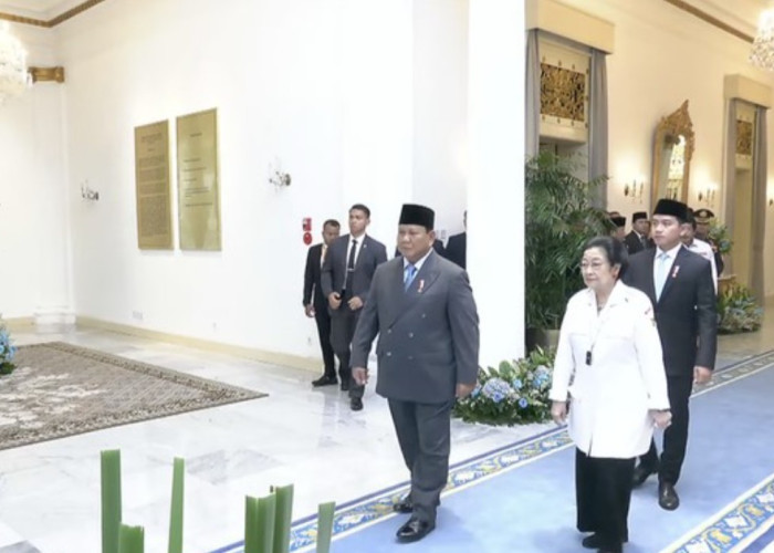 Momen Langka Gibran saat Dampingi Megawati dari Belakang di Upacara Peringatan Hari Pancasila