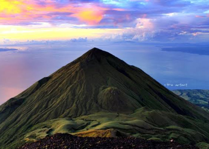 Fakta Gunung Sangiang di NTB: Masih Aktif dan Dilarang untuk Didaki