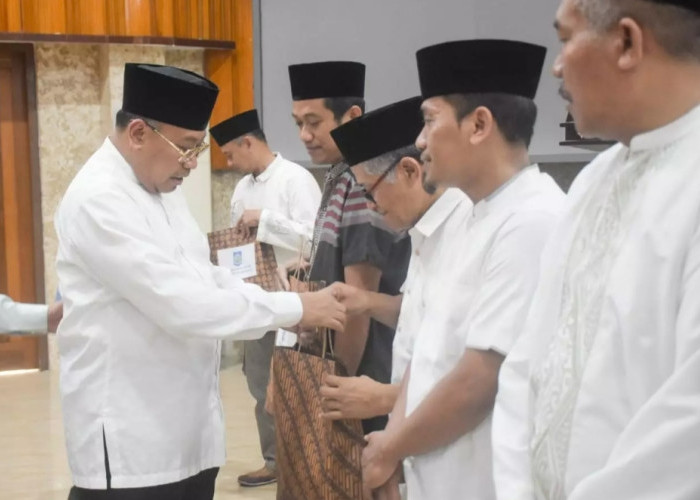 Momen Haru! Ini Pesan Sekda NTB Iringi Keberangkatan ASN Calon Jemaah Haji ke Tanah Suci