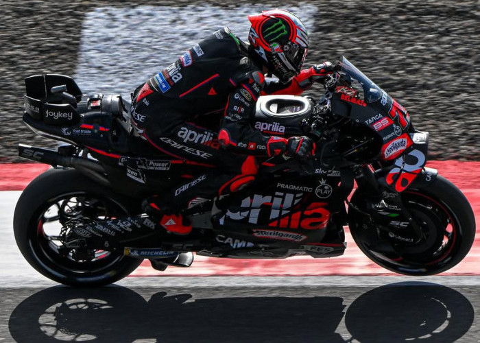 Drama Mandalika: Marquez Terpental ke Q1, Bazzecchi Ngamuk Bawa Aprilia ke Puncak! 