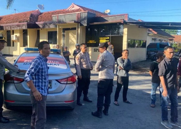 Heboh di Terminal Mandalika! Penumpang Bus dan Asongan Baku Hantam, Kaca Pecah