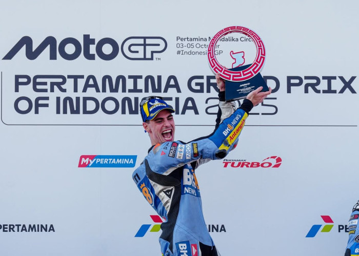 Dramatis! Aldeguer Juara MotoGP Mandalika 2025, Gubernur NTB Serahkan Trofi di Podium