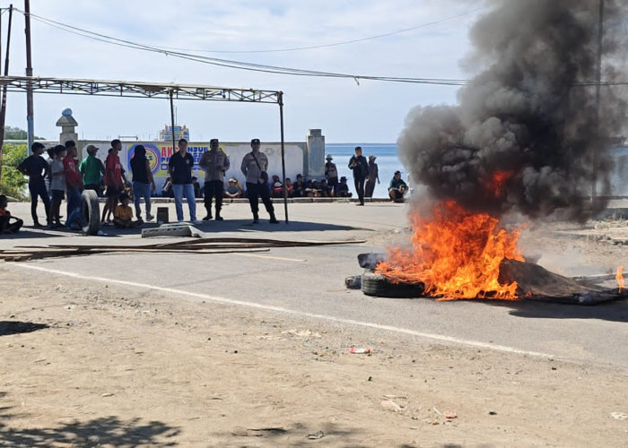 Blokade Jalan Terus Berulang, Tuntutan Pemekaran Pulau Sumbawa Masih Diabaikan
