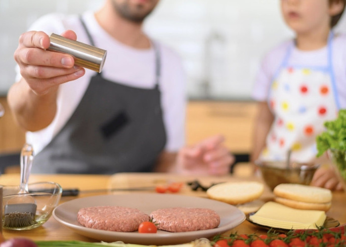 7 Makanan dan Minuman yang Membantu Meredakan Rasa Mual Akibat Kelebihan Makan Daging Kurban saat Idul Adha