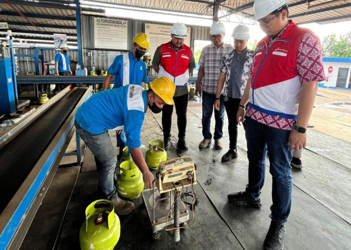 Atasi Kelangkaan, Pertamina Salurkan Ekstra Dropping Gas LPG untuk Warga Mataram