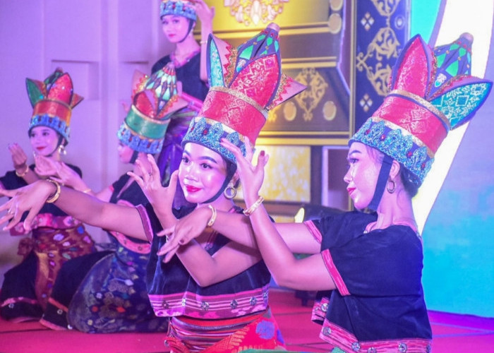 Tarian Dedare Nyesek hingga Kue Cerorot, Budaya NTB Bikin Dunia Jatuh Cinta